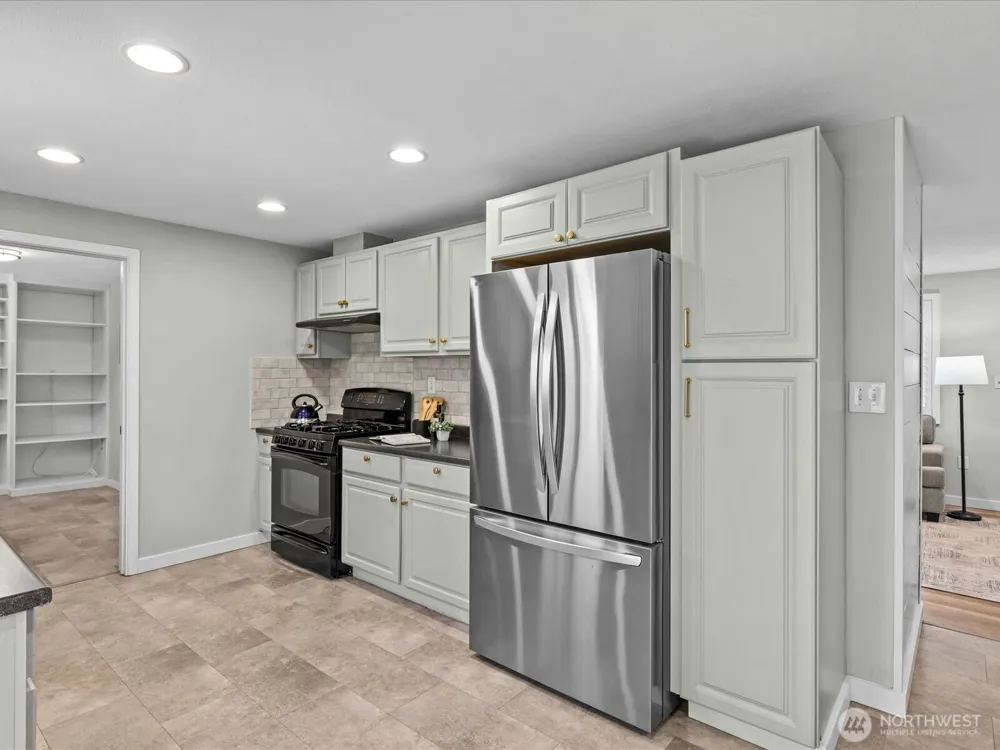 22628 87th Avenue W Edmonds, WA 98026