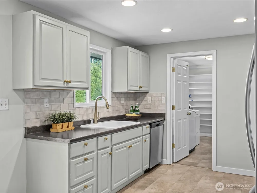 22628 87th Avenue W Edmonds, WA 98026