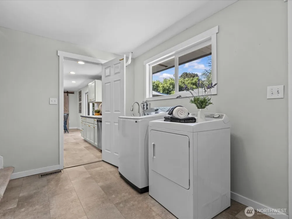 22628 87th Avenue W Edmonds, WA 98026