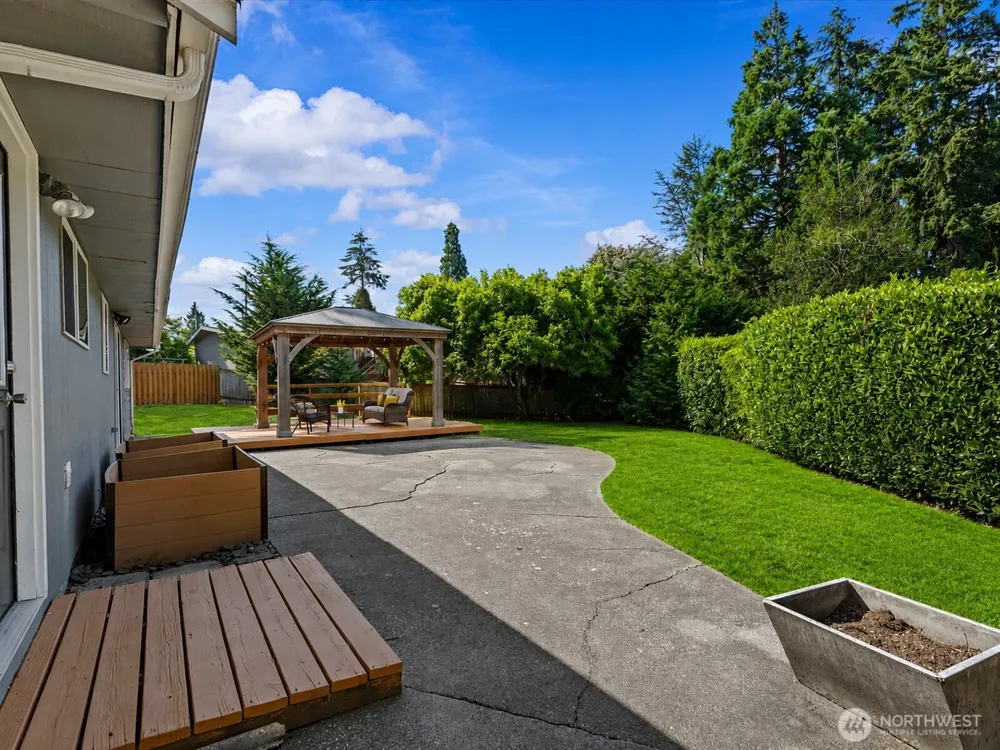 22628 87th Avenue W Edmonds, WA 98026