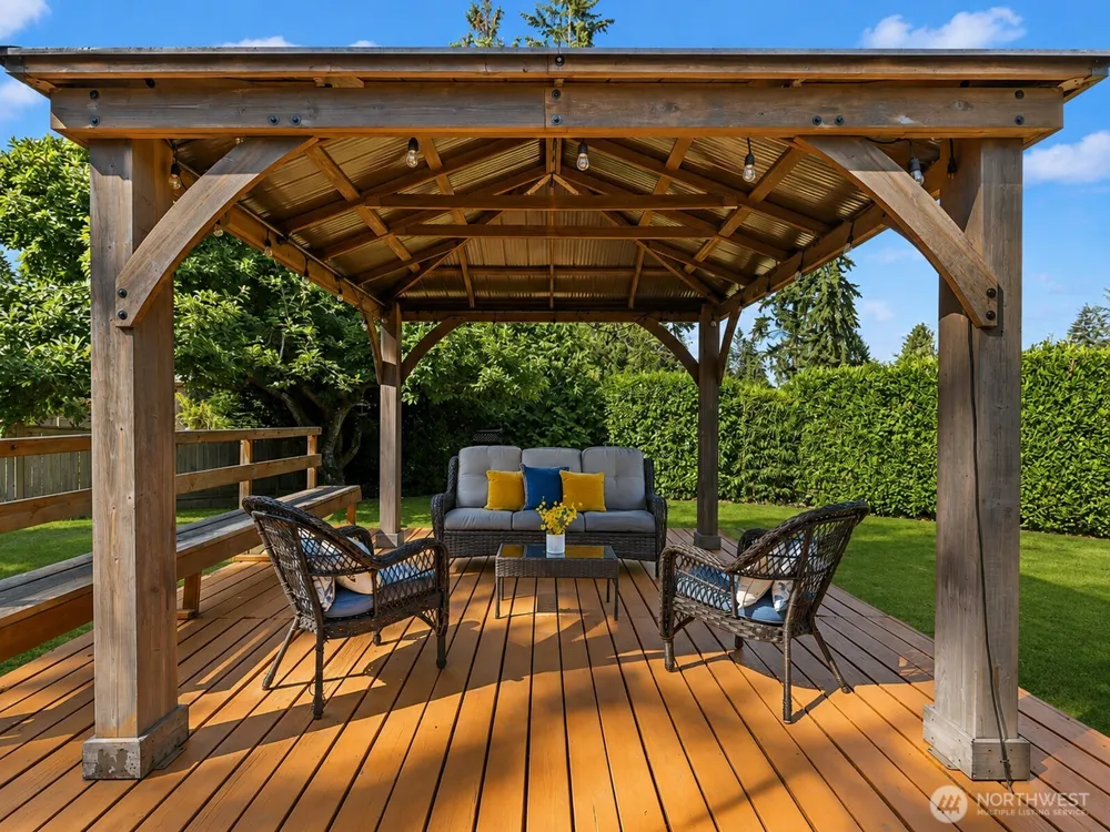 22628 87th Avenue W Edmonds, WA 98026