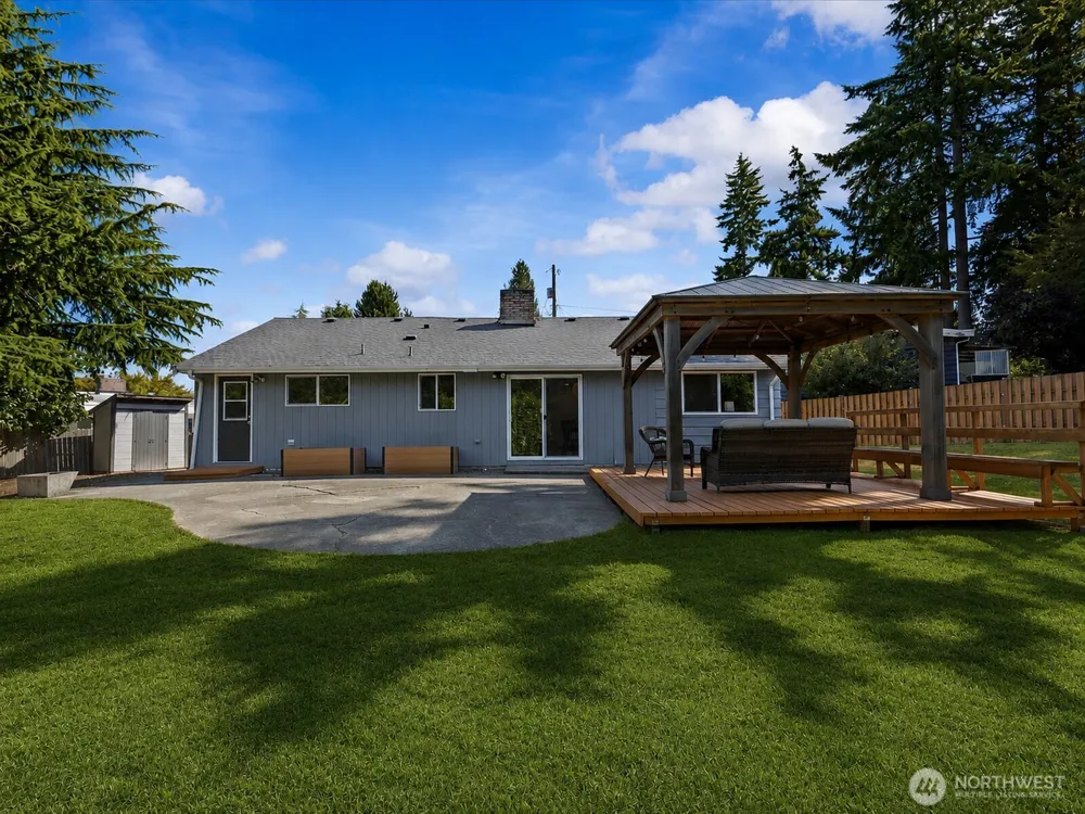 22628 87th Avenue W Edmonds, WA 98026