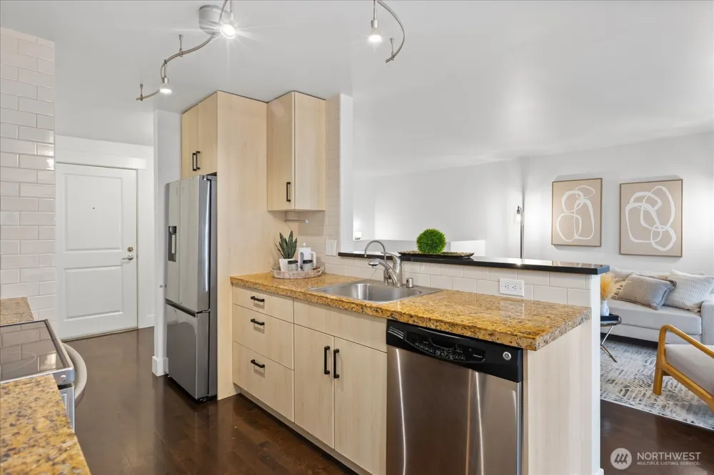 22910 90th Avenue W #D206 Edmonds, WA 98026