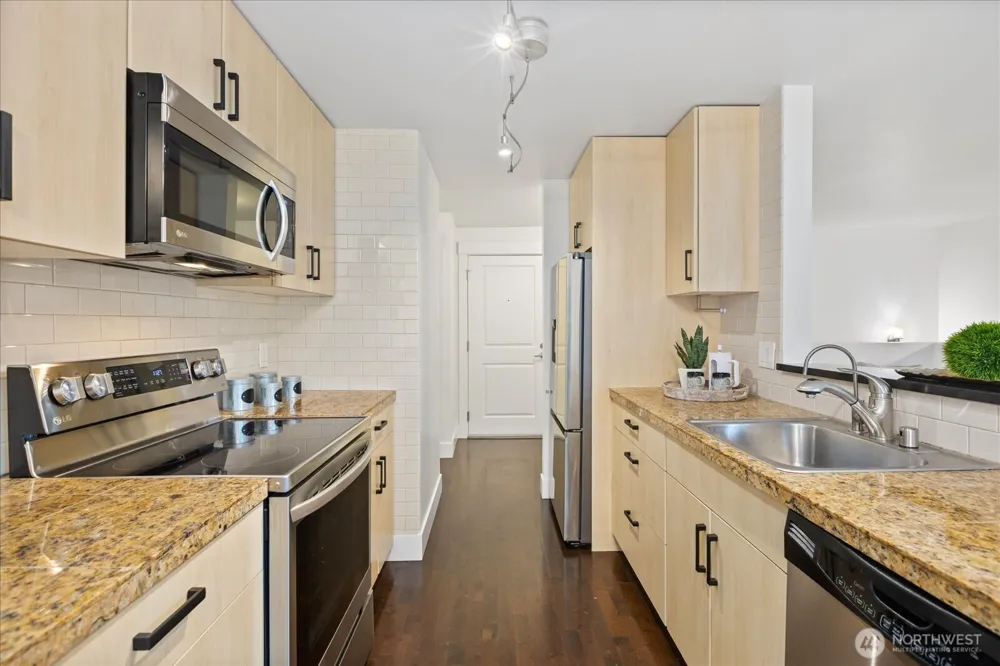 22910 90th Avenue W #D206 Edmonds, WA 98026