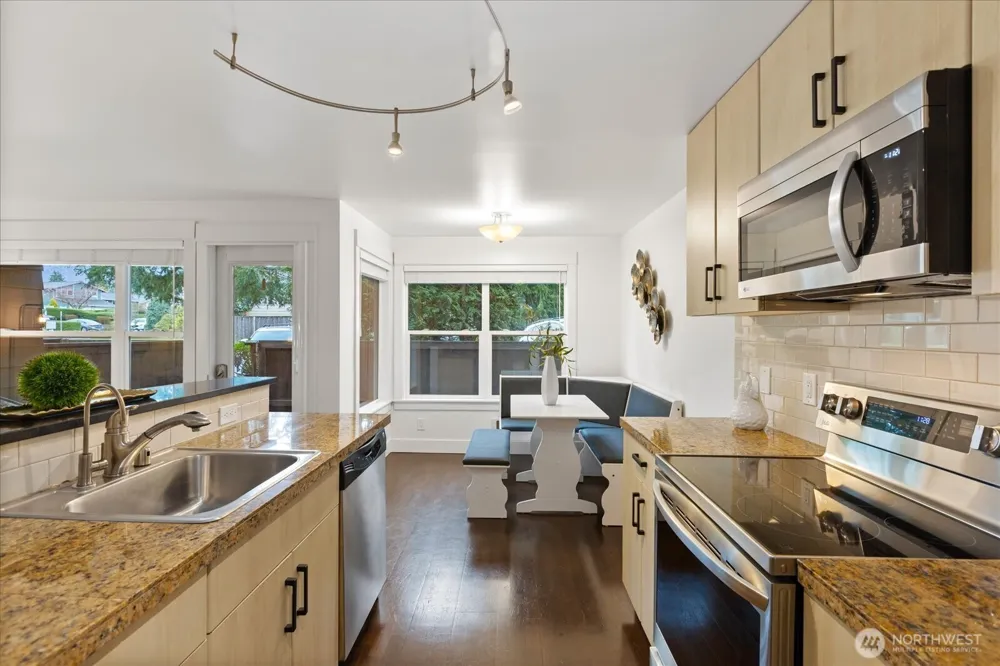 22910 90th Avenue W #D206 Edmonds, WA 98026
