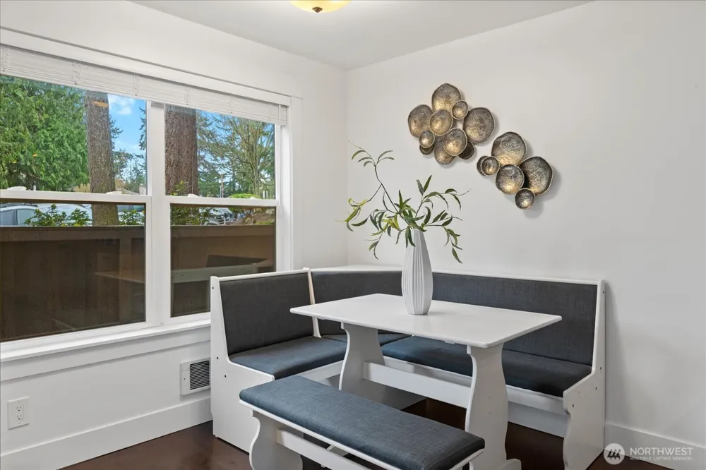 22910 90th Avenue W #D206 Edmonds, WA 98026