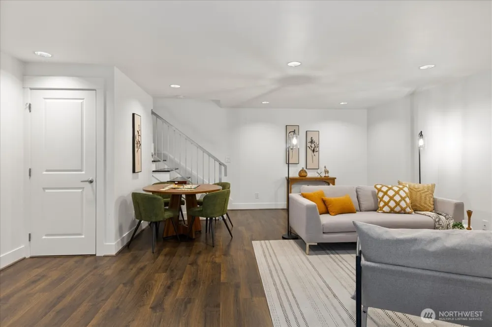 22910 90th Avenue W #D206 Edmonds, WA 98026