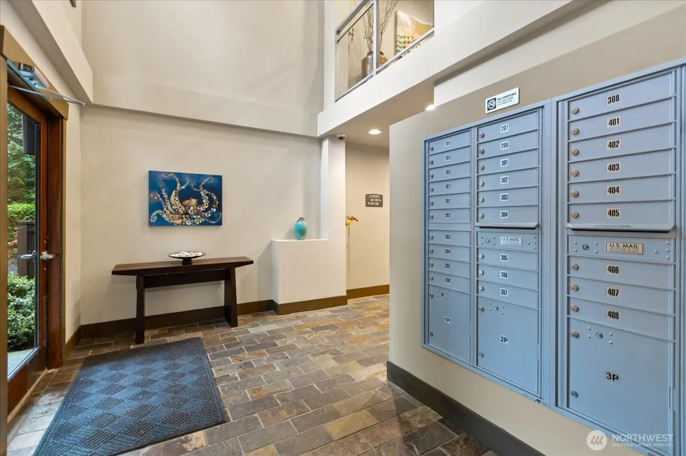 22910 90th Avenue W #D206 Edmonds, WA 98026