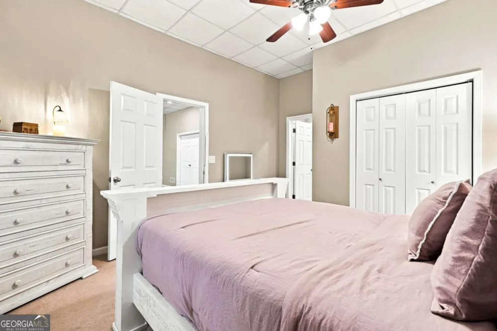 212 Oak Hollow CT White, GA 30184
