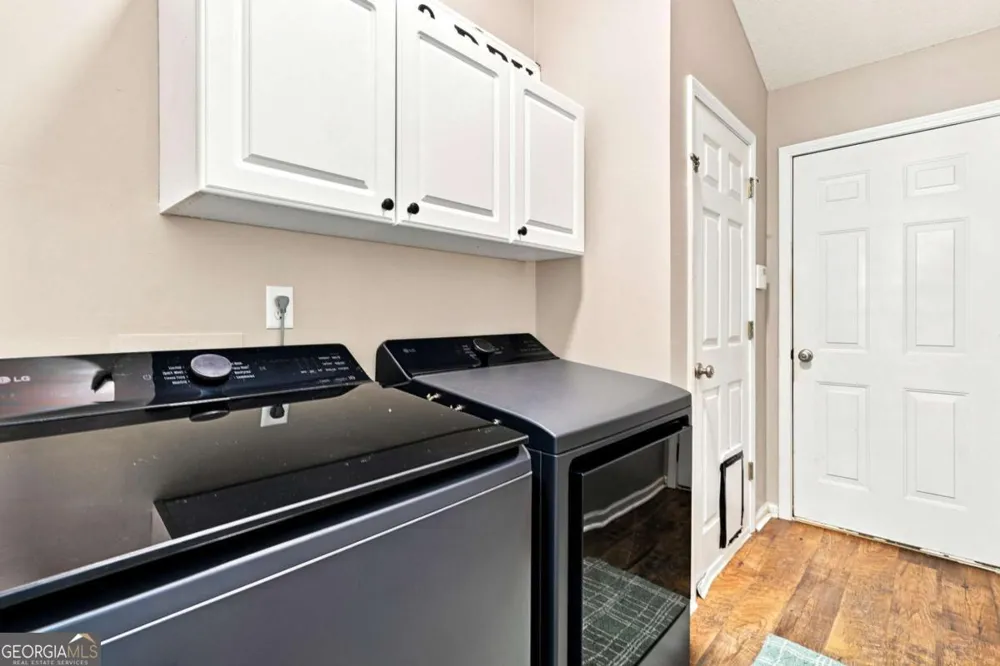 212 Oak Hollow CT White, GA 30184