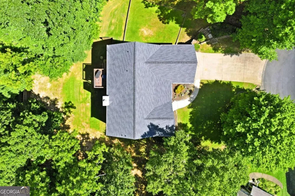 212 Oak Hollow CT White, GA 30184
