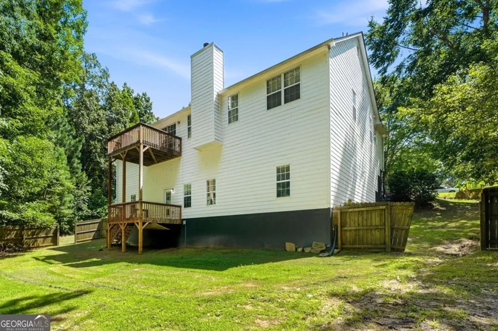 212 Oak Hollow CT White, GA 30184
