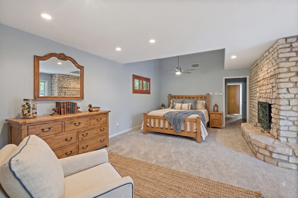 1035 Holiday Circle Seven Points, TX 75143
