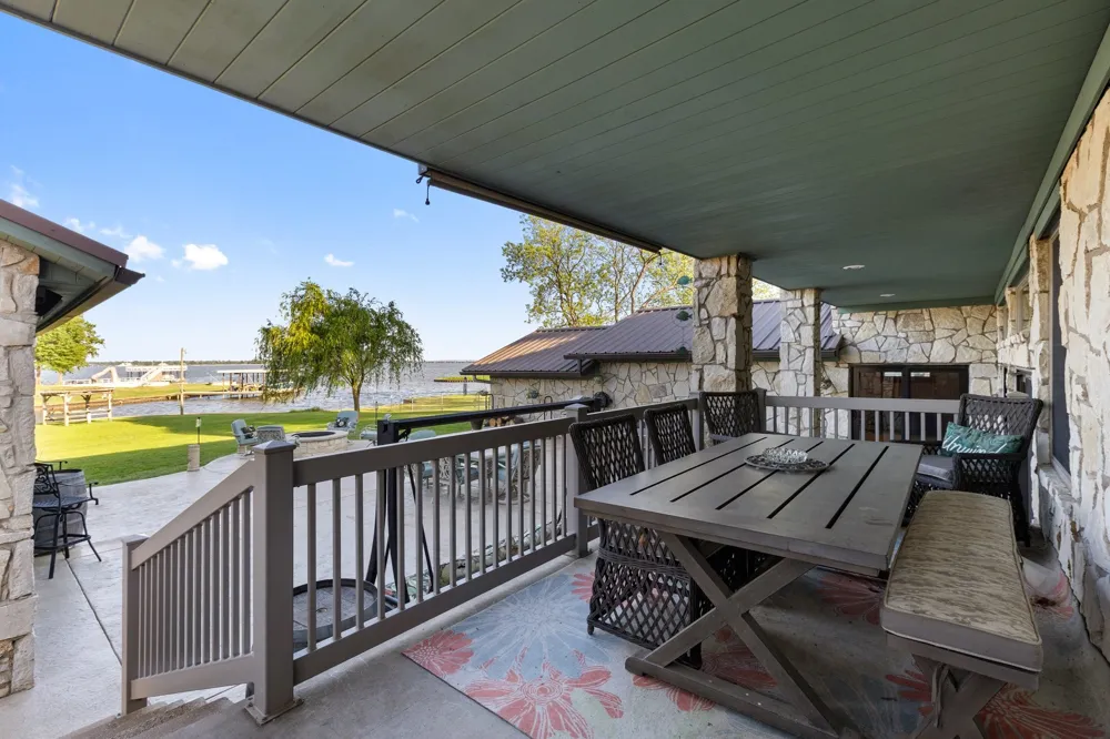 1035 Holiday Circle Seven Points, TX 75143