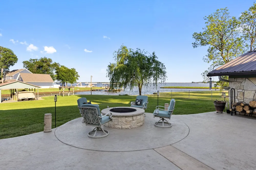 1035 Holiday Circle Seven Points, TX 75143