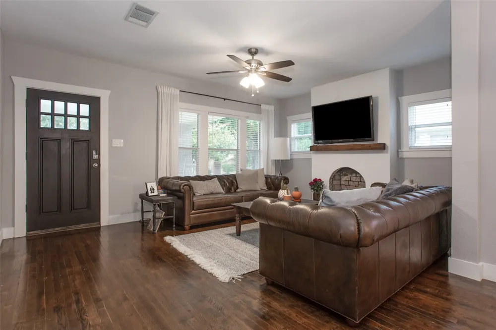 4826 Pershing Avenue Fort Worth, TX 76107