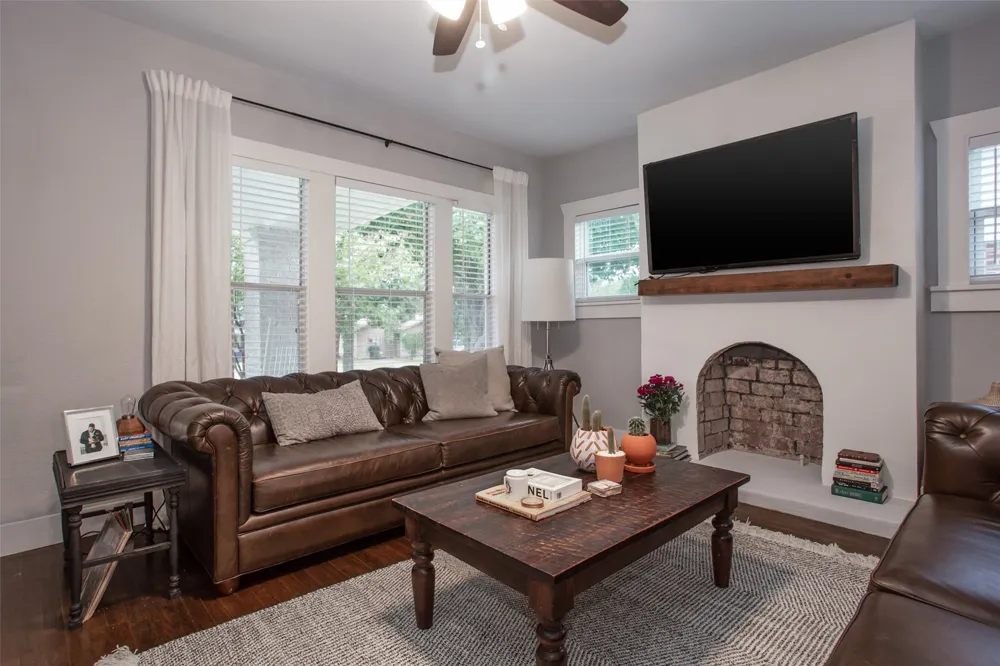 4826 Pershing Avenue Fort Worth, TX 76107