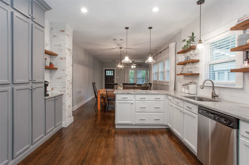 4826 Pershing Avenue Fort Worth, TX 76107