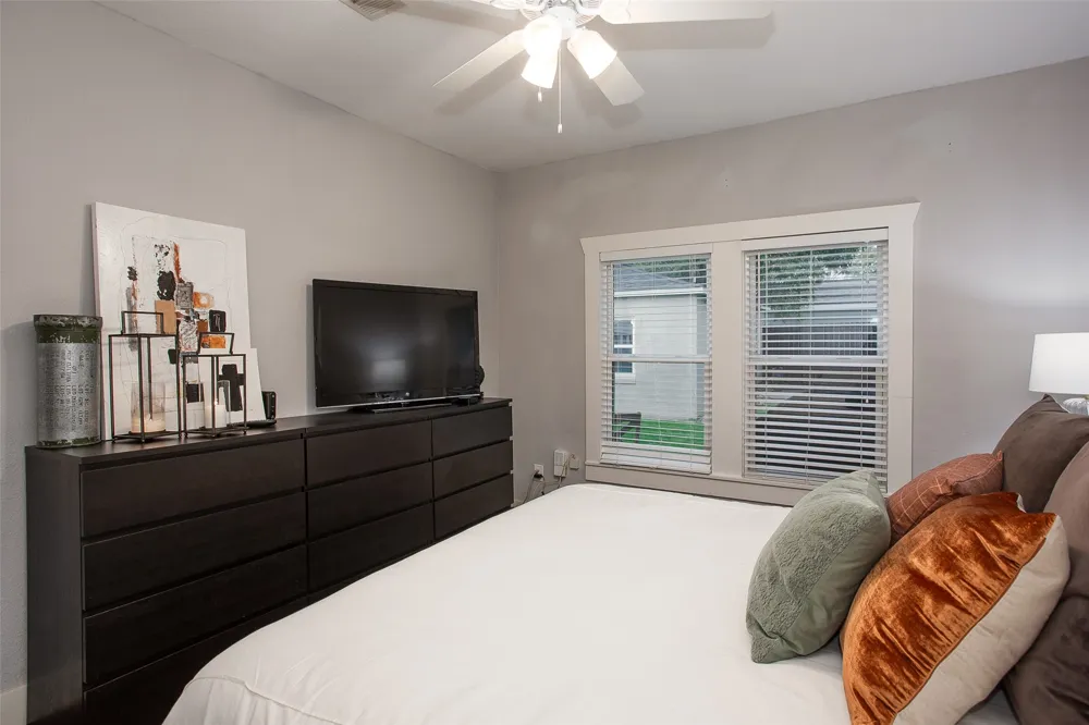 4826 Pershing Avenue Fort Worth, TX 76107