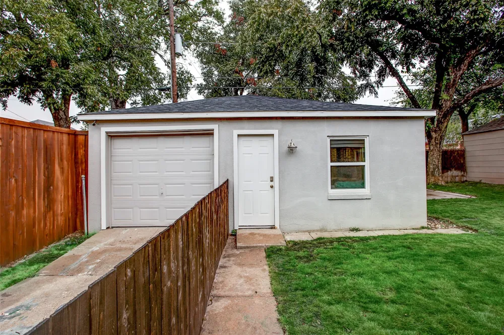 4826 Pershing Avenue Fort Worth, TX 76107