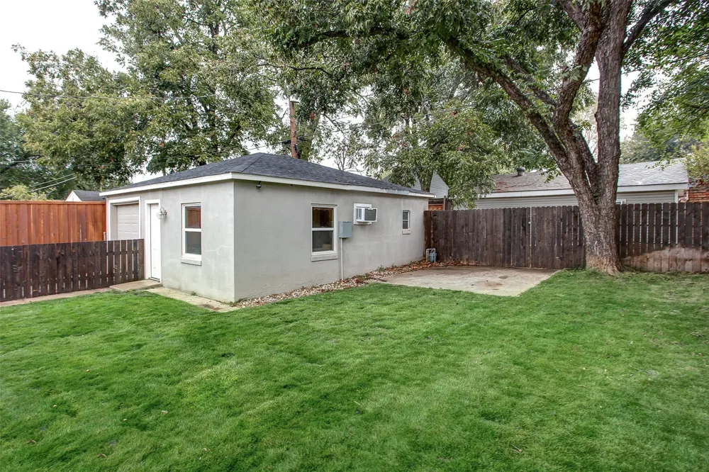 4826 Pershing Avenue Fort Worth, TX 76107