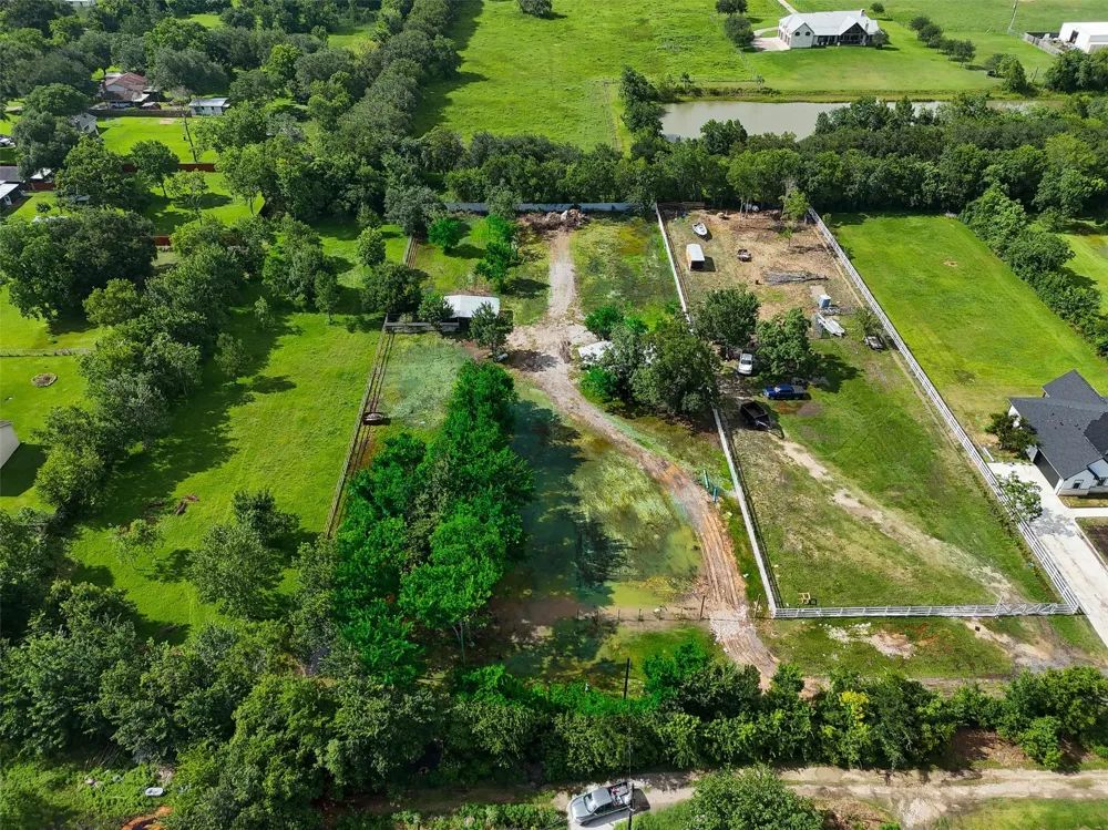 6525 Lesiker Road Brookside, TX 77581