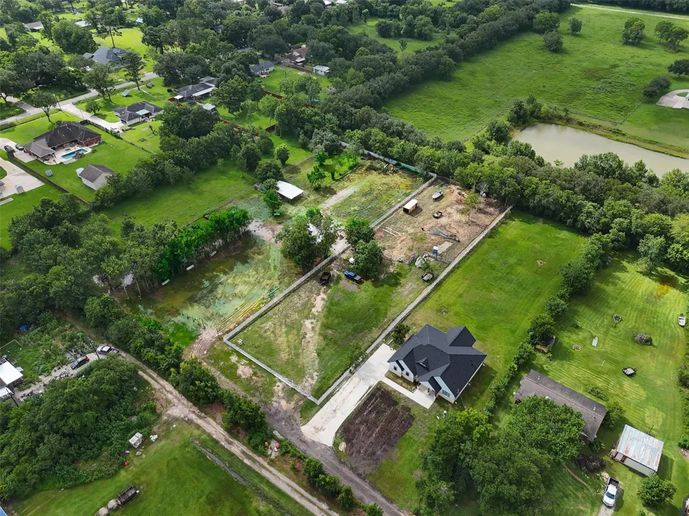 6525 Lesiker Road Brookside, TX 77581