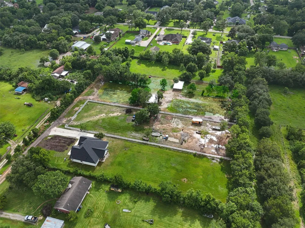 6525 Lesiker Road Brookside, TX 77581