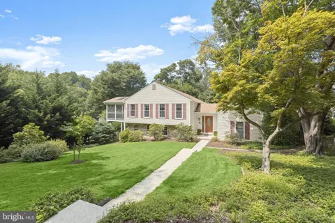 5285 CORNCOCKLE COURT
