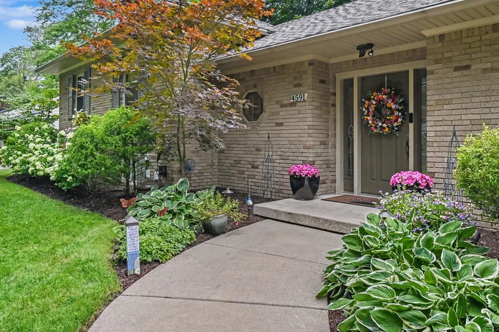 4591 Nakoma Drive Okemos, MI 48864