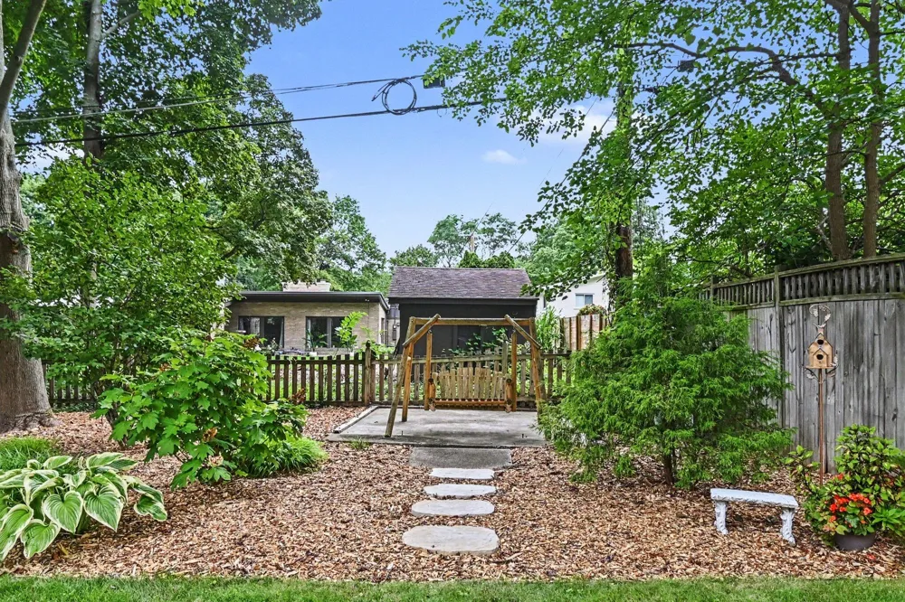 4591 Nakoma Drive Okemos, MI 48864