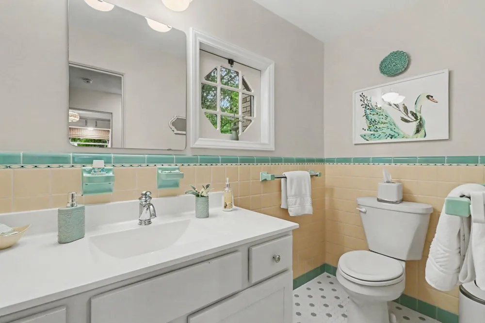 4591 Nakoma Drive Okemos, MI 48864