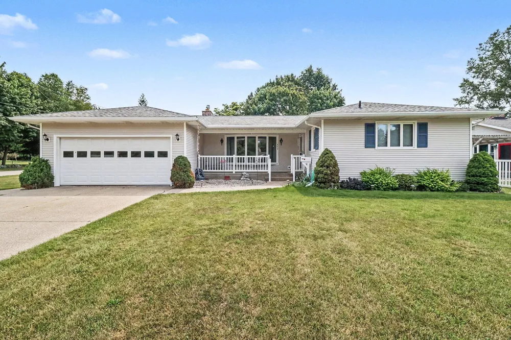 557 Broad Avenue Manistee, MI 49660