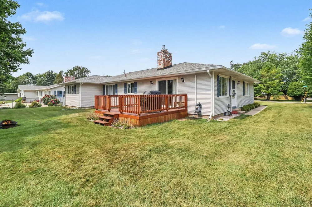 557 Broad Avenue Manistee, MI 49660