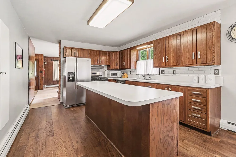 557 Broad Avenue Manistee, MI 49660