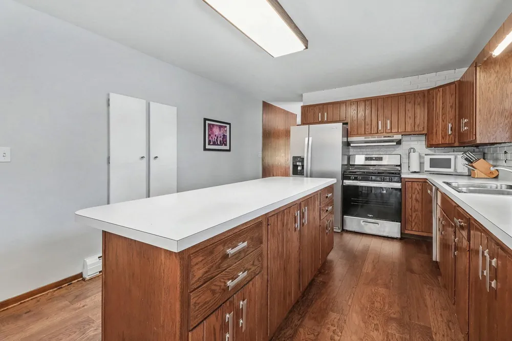 557 Broad Avenue Manistee, MI 49660