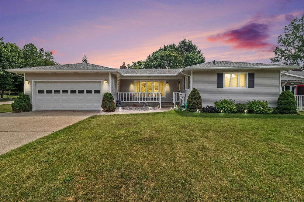 557 Broad Avenue Manistee, MI 49660