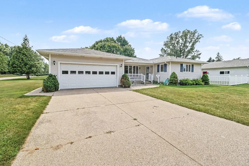 557 Broad Avenue Manistee, MI 49660