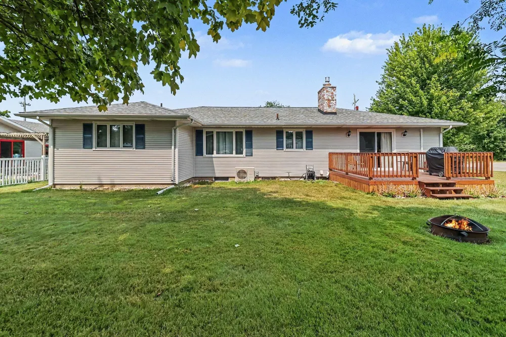 557 Broad Avenue Manistee, MI 49660