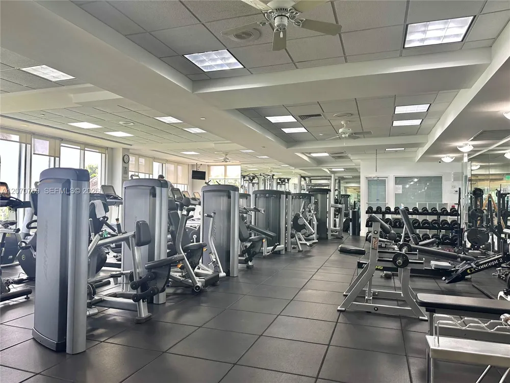 16425 E Collins Ave #1215 Sunny Isles Beach, FL 33160