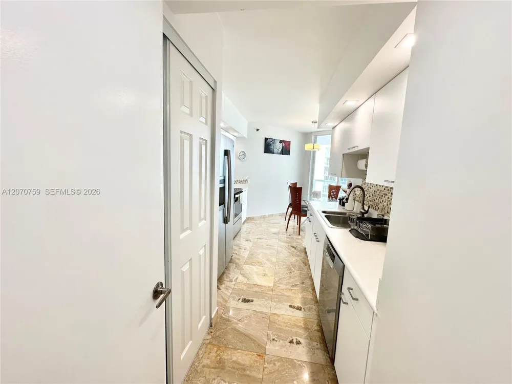 16425 E Collins Ave #1215 Sunny Isles Beach, FL 33160
