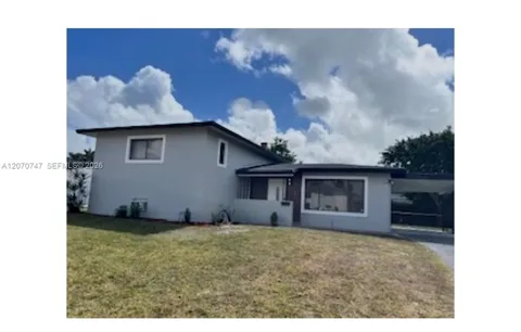 1230 NE 200th Ter