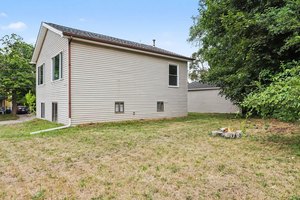 524 Charlotte Avenue Kalamazoo City, MI 49048