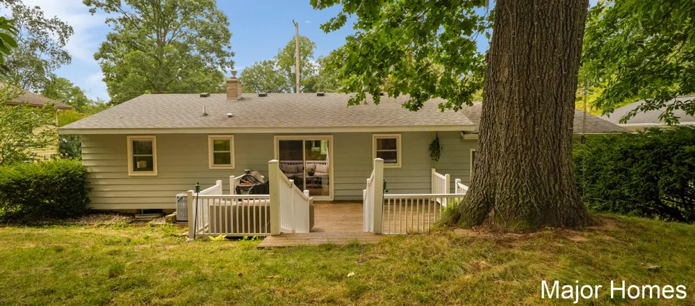 5738 Blaine Avenue SE Kentwood City, MI 49508