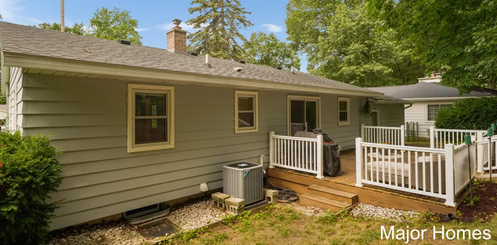 5738 Blaine Avenue SE Kentwood City, MI 49508