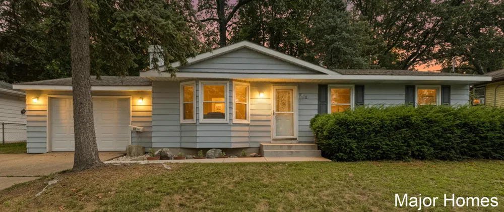 5738 Blaine Avenue SE Kentwood City, MI 49508