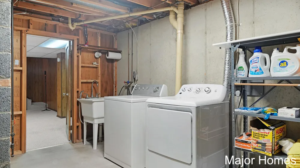 5738 Blaine Avenue SE Kentwood City, MI 49508