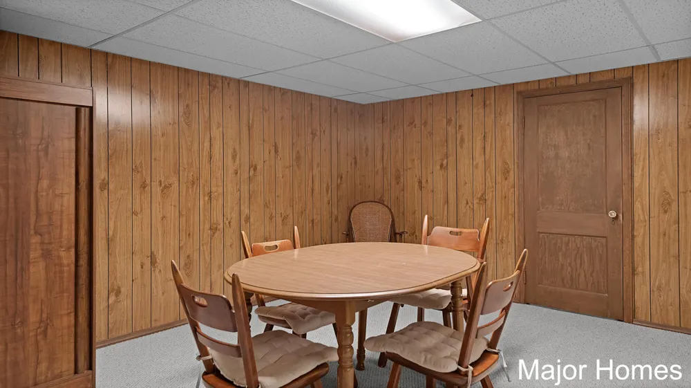 5738 Blaine Avenue SE Kentwood City, MI 49508