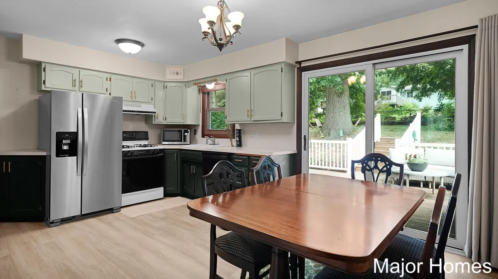 5738 Blaine Avenue SE Kentwood City, MI 49508