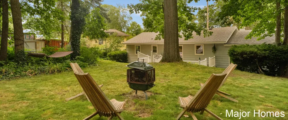 5738 Blaine Avenue SE Kentwood City, MI 49508